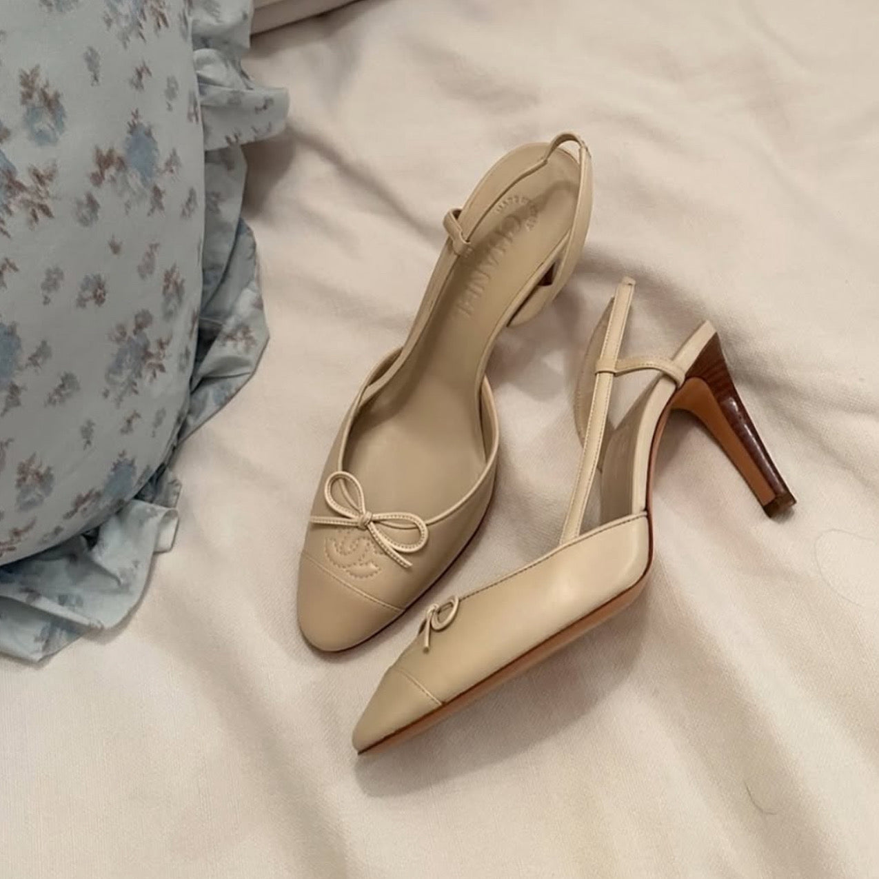 Chanel 39.5 slingback ivory
