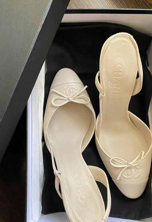 Chanel 39.5 cream/ white slingback